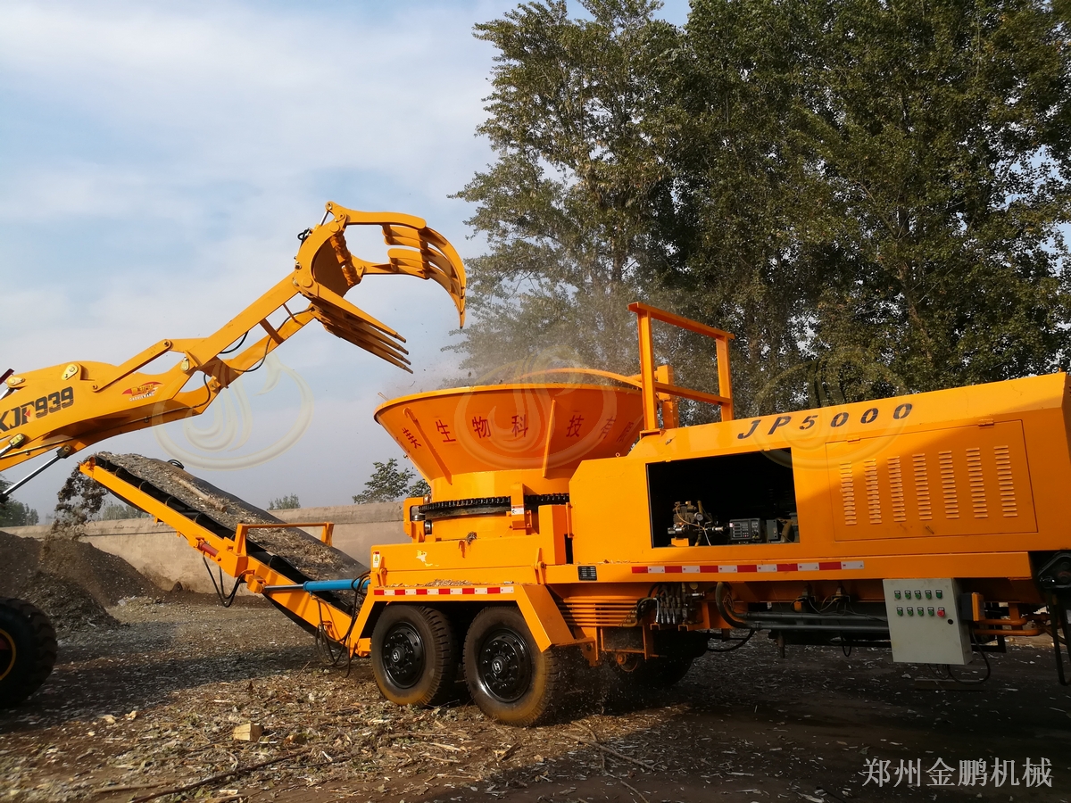 郑州金鹏移动式树根破碎机在林区大料预粉碎处理中的应用