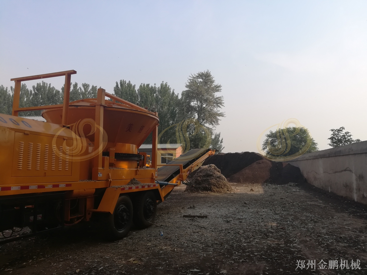 郑州金鹏大型木柴粉碎机在生物质大料预粉碎处理中的配置与选型
