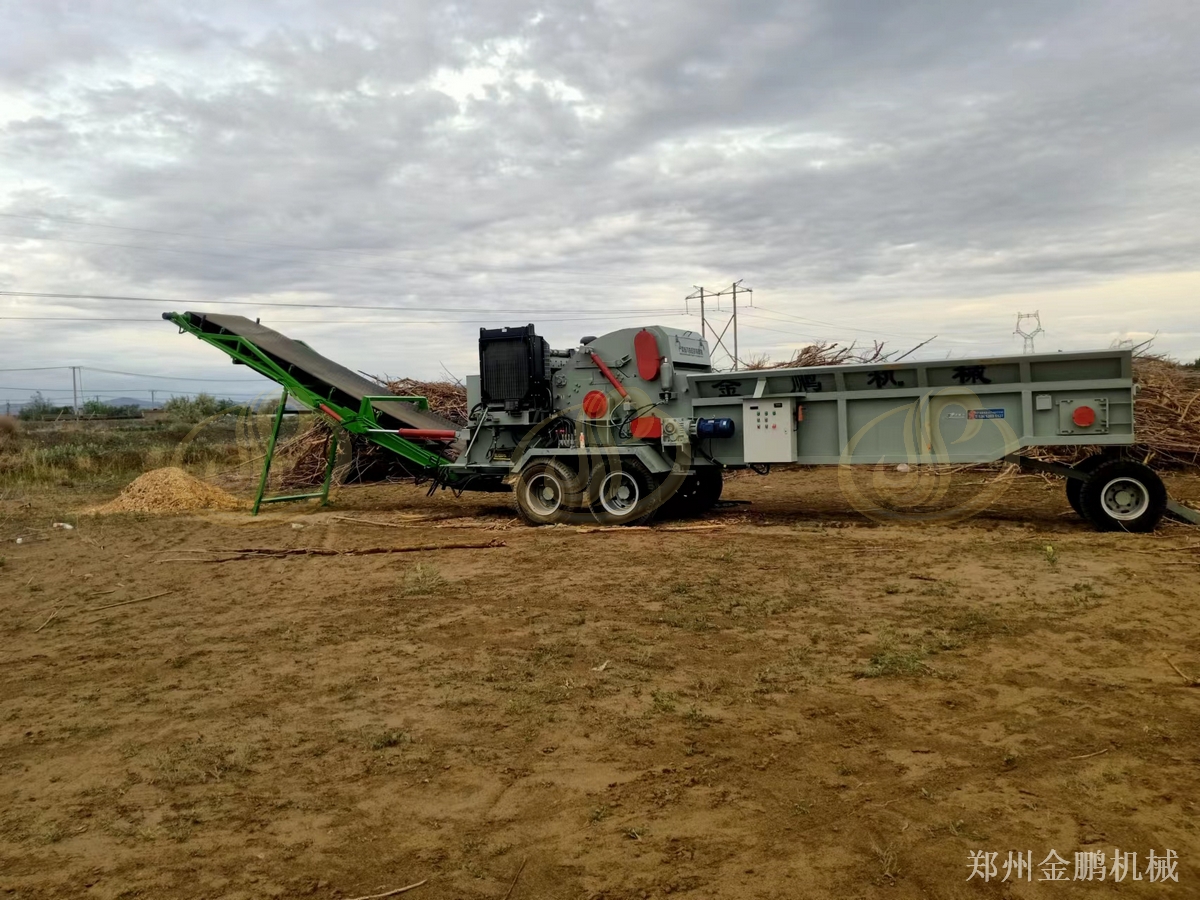 郑州金鹏木头破碎机处理家具厂废旧木材